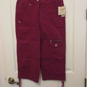 NWT - BRISAS maroon capri - sz 6 - MSRP $40.00
